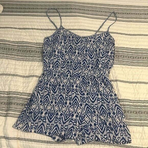 American Eagle women’s medium romper with pockets  C - Picture 1 of 7